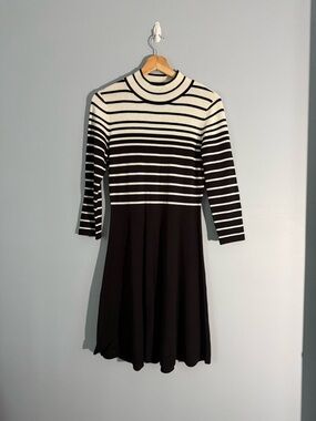 Jessica Howard Black and Ivory Striped Long-Sleeve Fit-and-Flare Dress